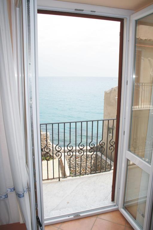 Gaia Holidays Apartments Cefalú Habitación foto